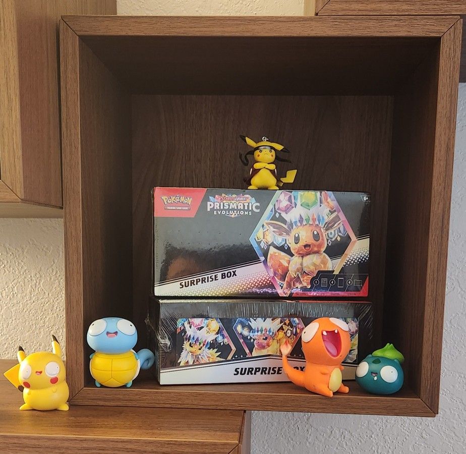 Pokemon Prismatic Evolutions Surprise Box