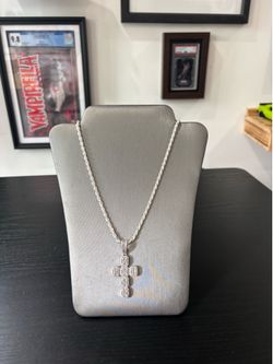 Silver necklace and Cross pendant