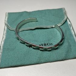 Tiffany & Co. Paloma Picasso Sterling Silver Groove Cuff Bangle Bracelet