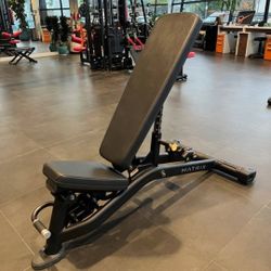 Matrix adjustable bench commercial gym equipment exercise fitness weight machine
