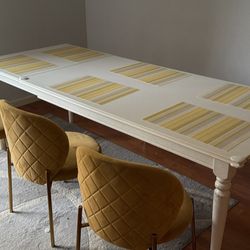 6 Person Extendable  Dining Table With 4 Chairs and 1 Bench
