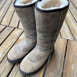 Ugg Boots Tall II Women Size 8, Like New