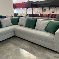 LIGHT GREY SECTIONAL SOFA - SHOWROOM PIECE - MUST GO ASAP 