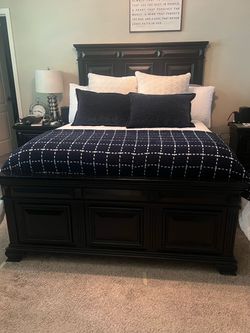 Queen bed and mattress