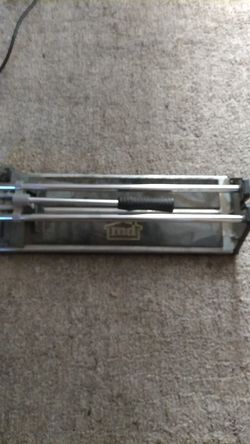 Tile cutter