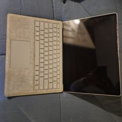 Microsoft Surface Laptoo