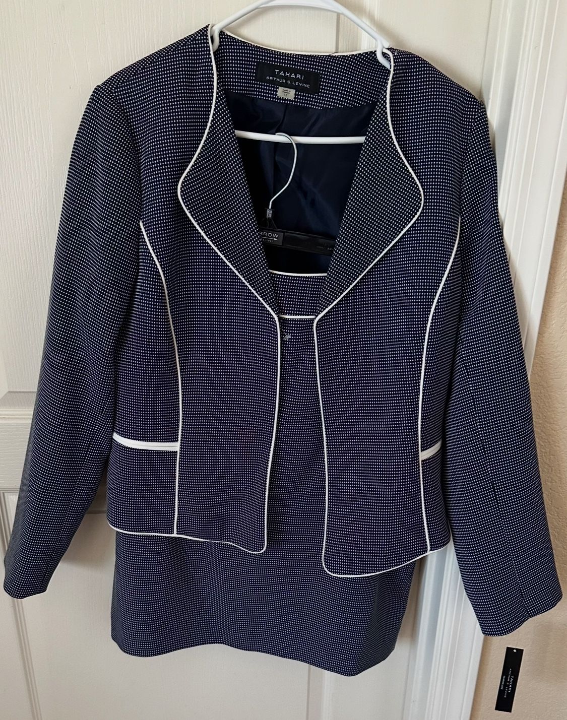 Skirt Suit, Tahari Arthur S Levine Size 12