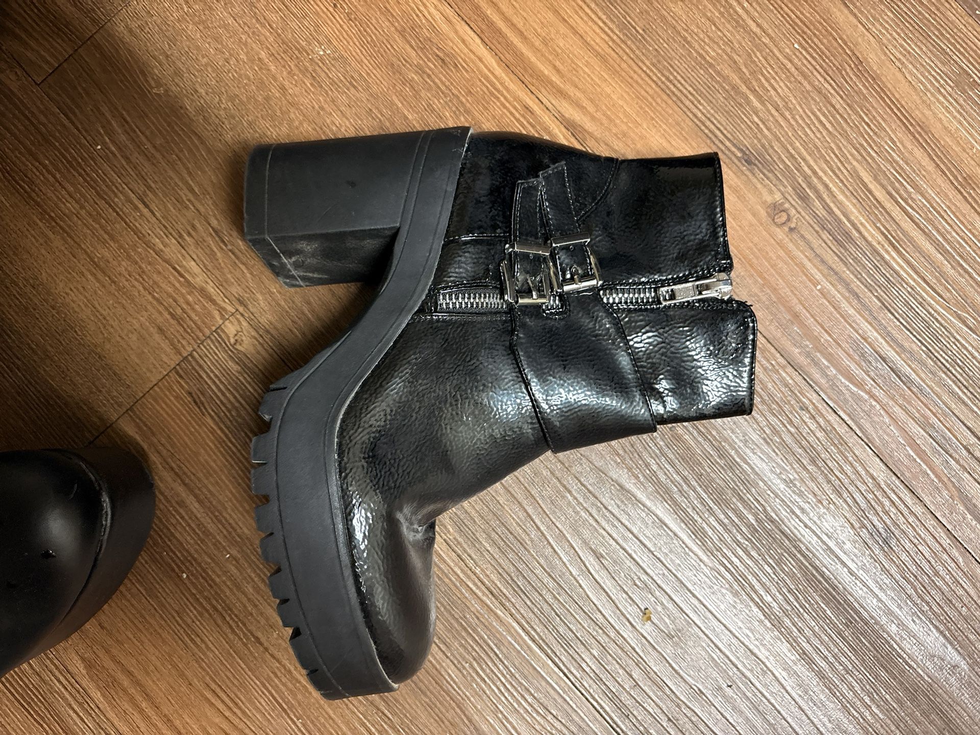 size 7 forever 21 boots 