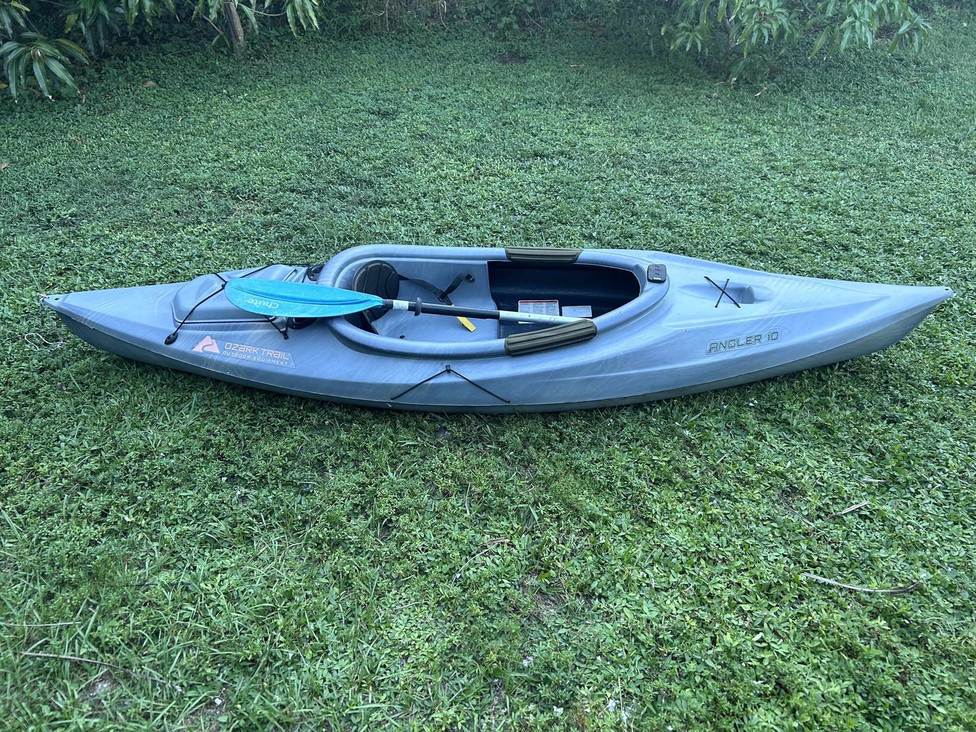 Gray Recreational Fishing Kayak with Paddle – Open to Trades