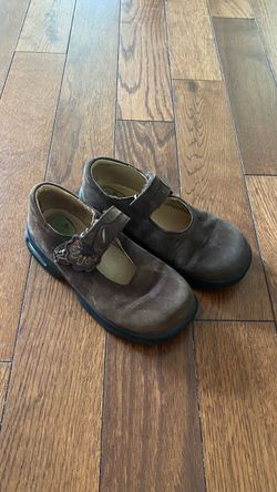 Girl shoes
