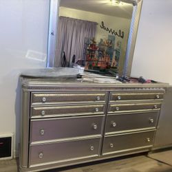 Dresser With Mirror And Chest