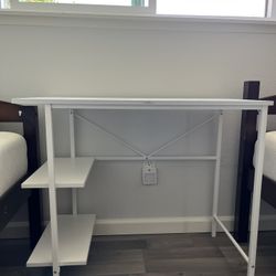White Desk (Read Desc)
