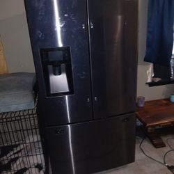 Refrigerator 