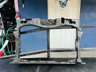 Honda HR-V 2023-2025 radiator support Oem