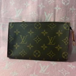 Louis Vuitton Pouch 