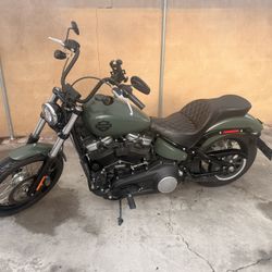 🚨 2019 Harley-Davidson Street Bob – Only 5,899 Miles! 🚨