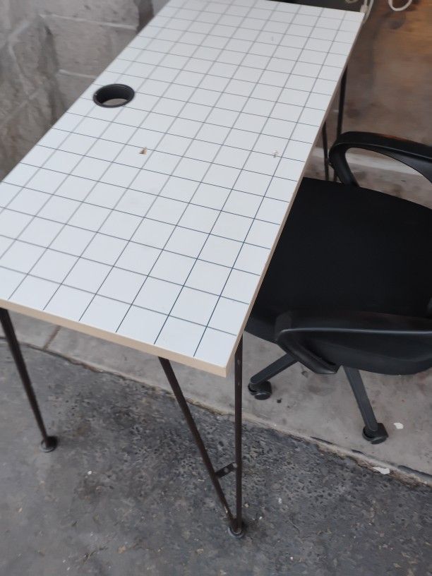 Table /Desk