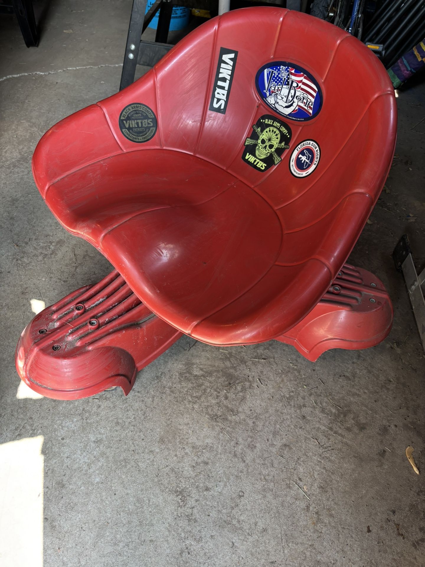Heavy Duty Garage Chair With Wheels