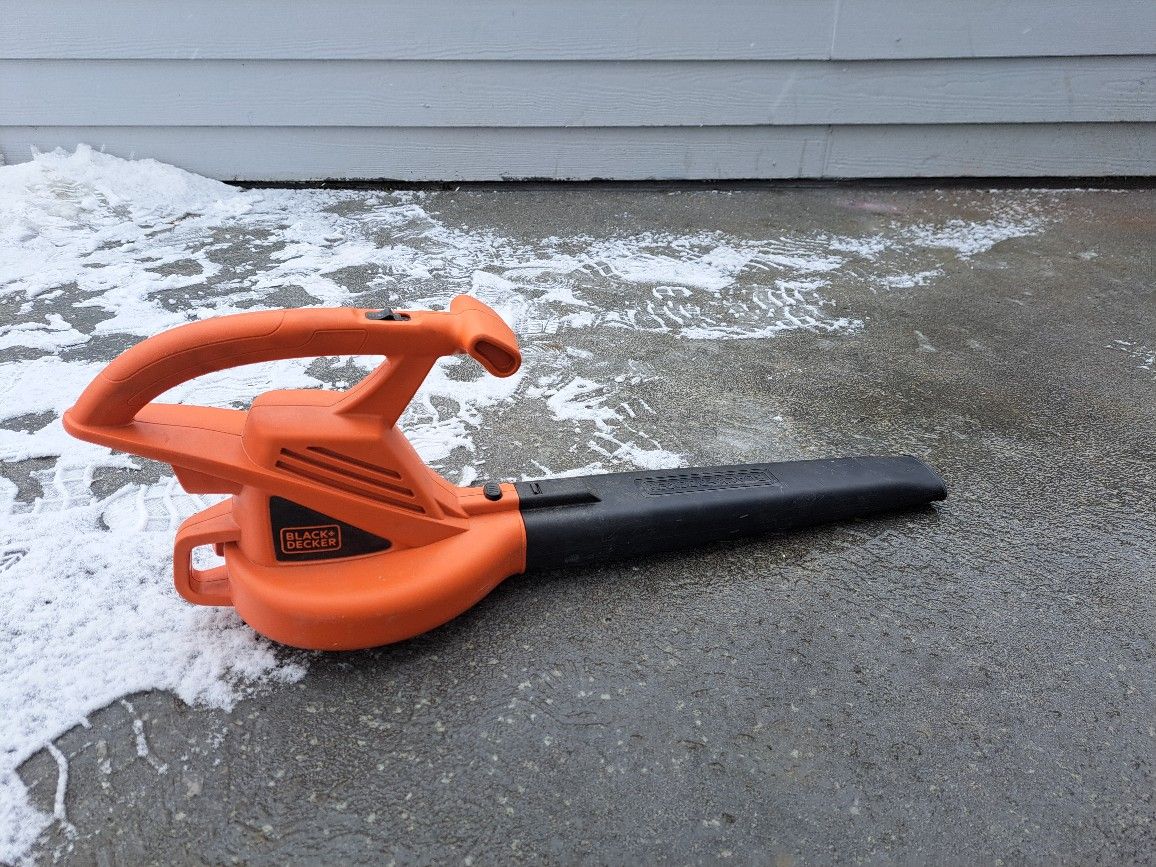 Black + Decker Leaf Blower