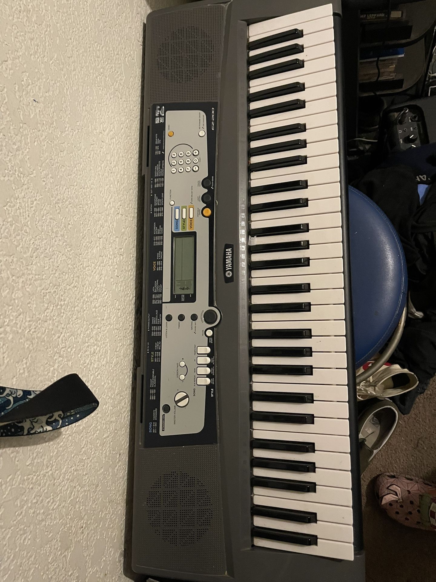 Yamaha EZ-200 Keyboard
