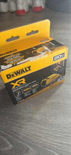 DEWALT 20V MAX XR POWERSTACK Battery and Charger Kit DCBP034C