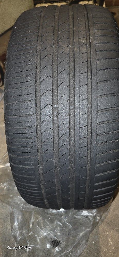 Set Of 2 Run Flat Tires.