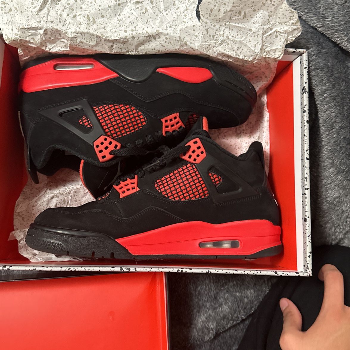 Jordan  4's  RETROs  Red Thunders  Size  9(men)