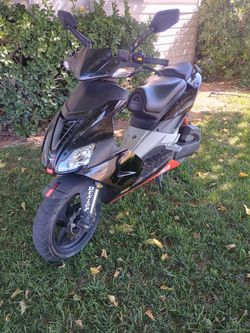 Aprilia SR50 R Factory