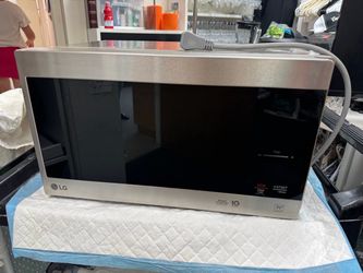LG NeoChef LMC0975ST Microwave Oven