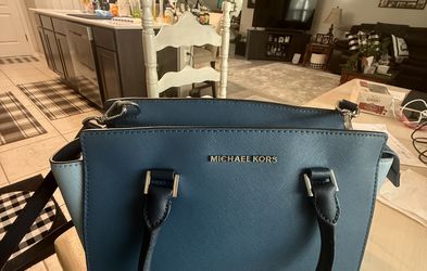 Micheal Kors Selma 2Way Handbag