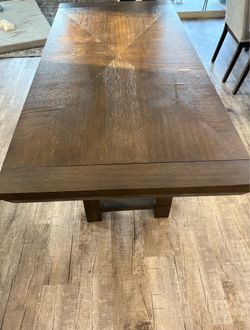 Dining room table