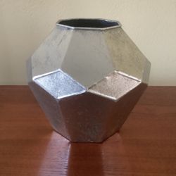 Metal decorative vase