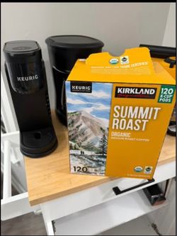 Keurig Coffee Machine with Pods – Excellent Condition