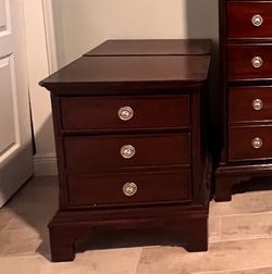 Traditional Cherry-Finish 3-Drawer Nightstand – $125 OBO