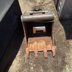 	18” Mini Excavator Trenching Bucket – HDM30-18 – Fits Case CX/Kubota