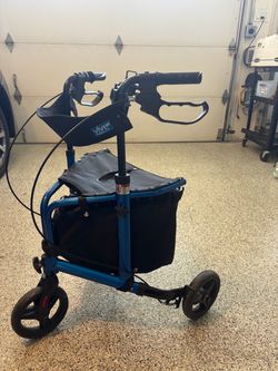 Viva 3 wheel walker with seat