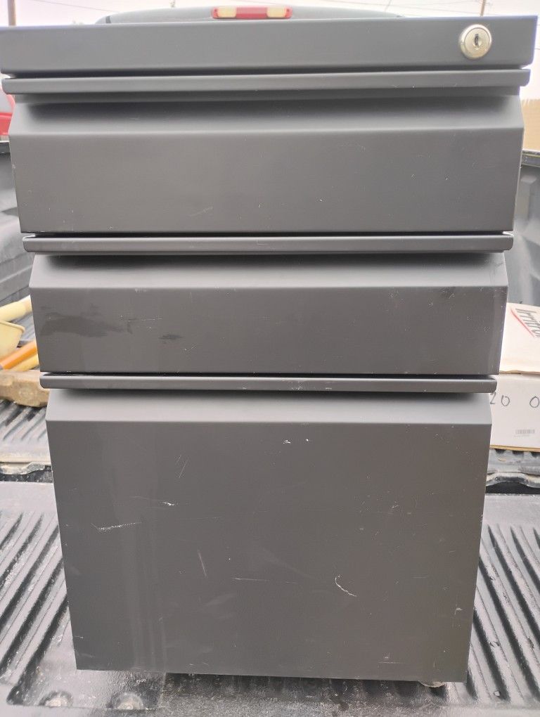 3 Drawer File Cabinet 