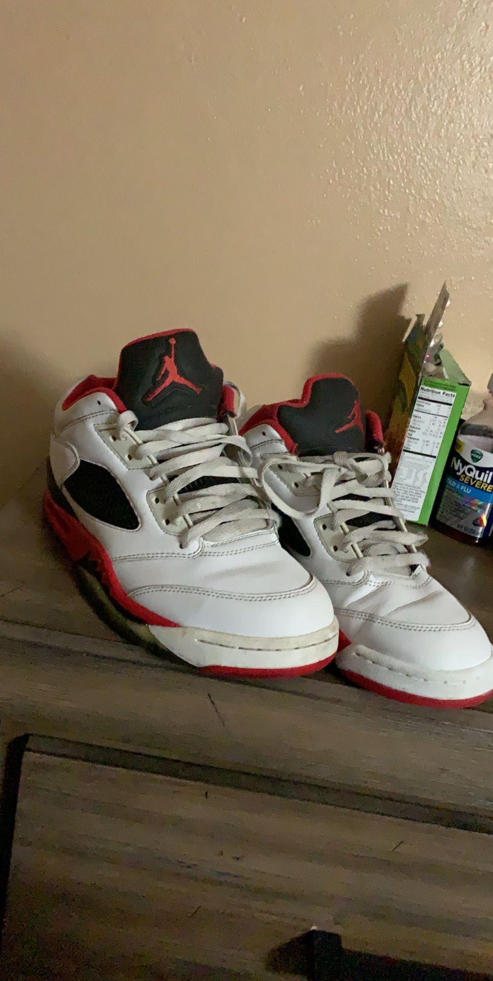 Jordans retro 5 size 10
