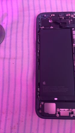 iPhone 16e Apple original battery (Battery health :100%