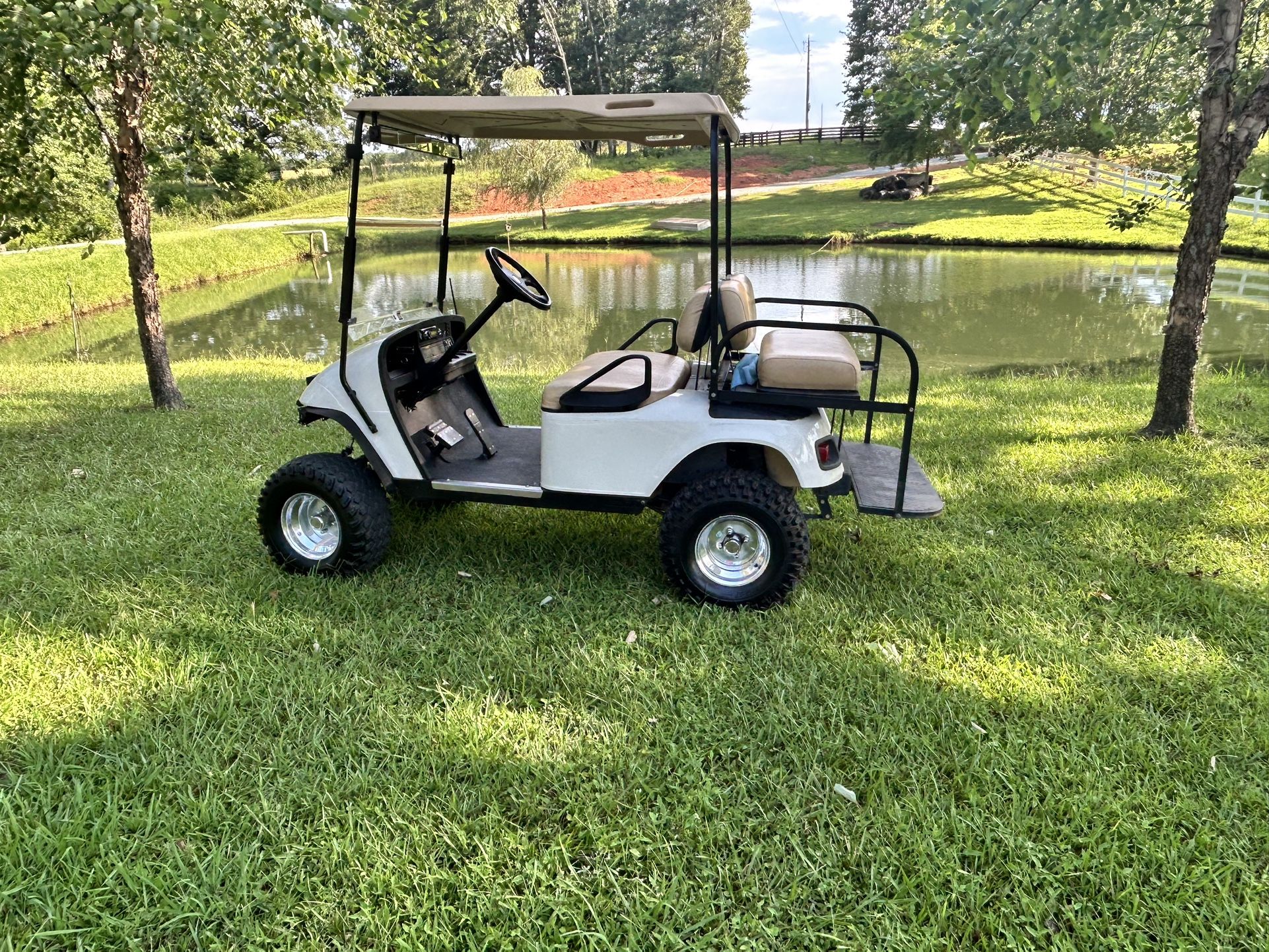 Golf Cart - 2002 EZGO Txt - Gas