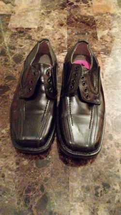 Boy kid shoes size 10 m dress shoes in black for kids.