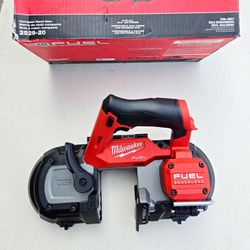 Milwaukee 12V FUEL Compact Band Saw
