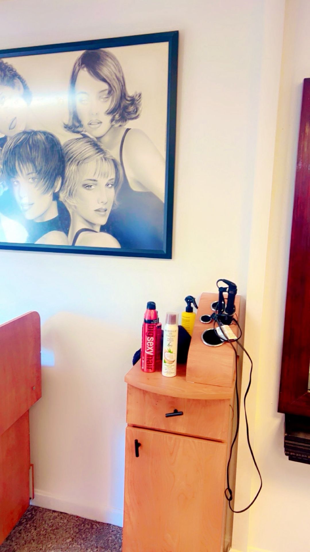 Salon Station