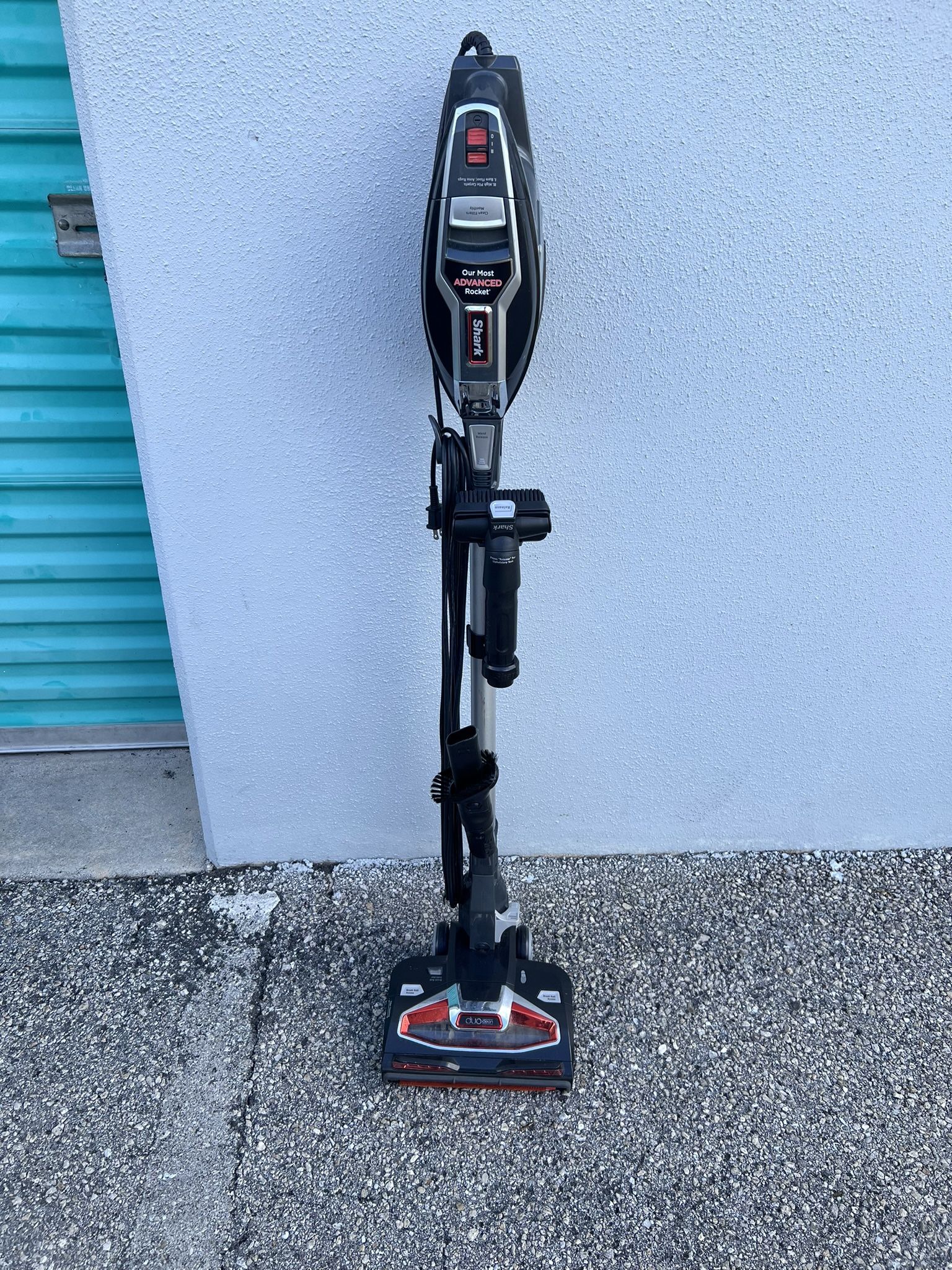 Shark Advanced Rocket Vacuum