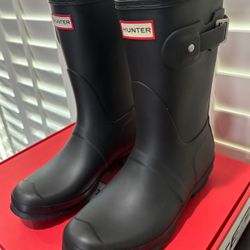 NEW Hunter Original Waterproof Black Chelsea SHORT Rain Boots (Women’s Size 7) - $65