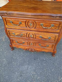 Vintage Hickory Manufacturing Solid Oak French Provincial Bombe Chest / Nightstand