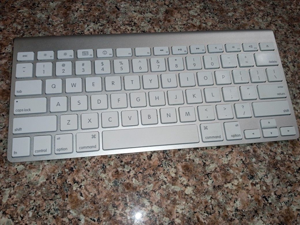 Apple keyboard A1314