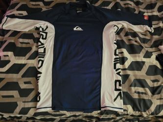 QUICKSILVER RASH GUARD MENS XL