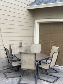 Table and 6 chairs!!!