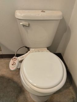 Toilet With Bidet - Fully Functional $40